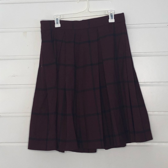 Maroon plaid banana republic skirt - Picture 2 of 2